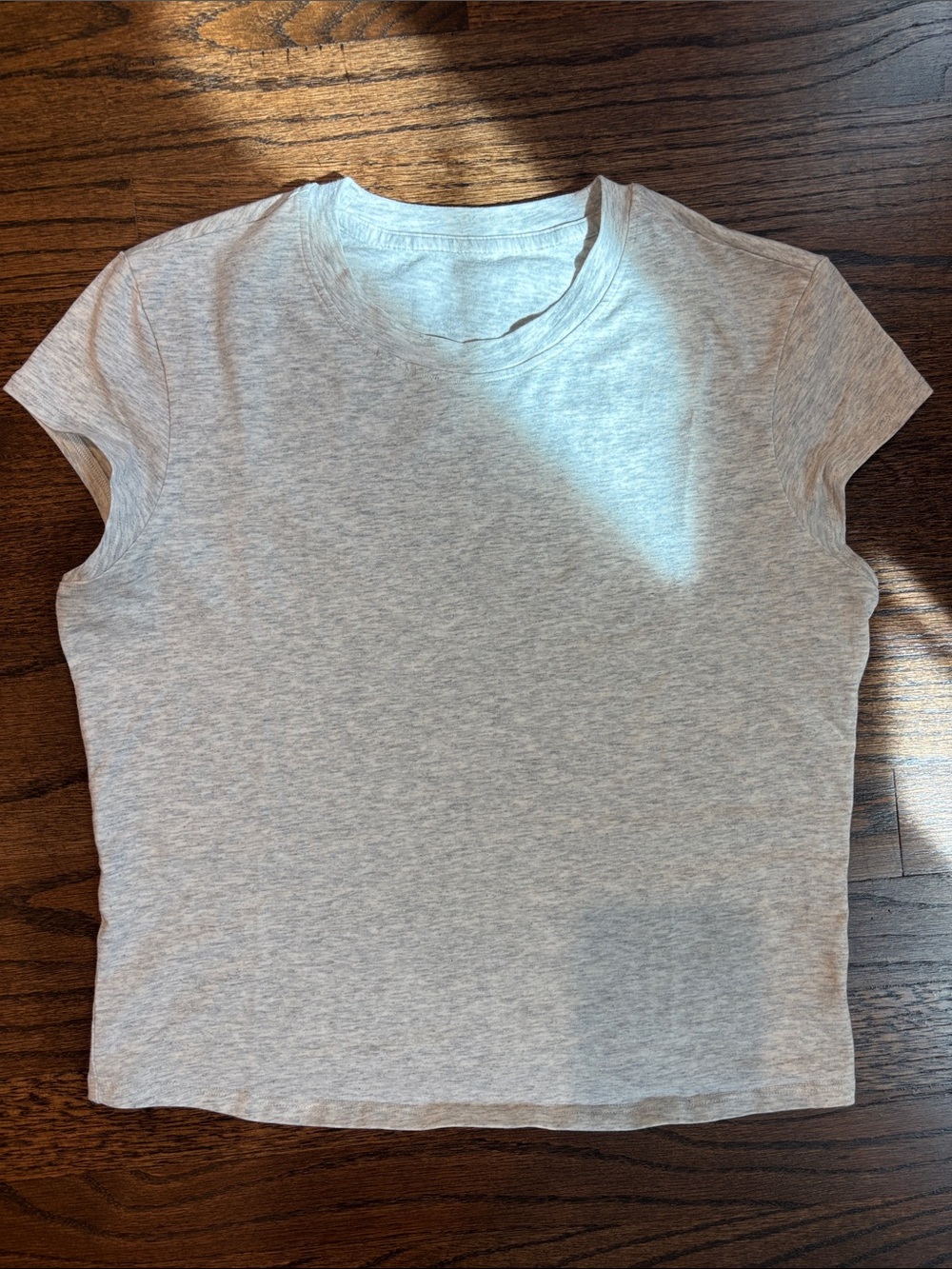 Lululemon Organic Cotton-Blend
Baby Tee Heathered Core Ultra Light Grey
